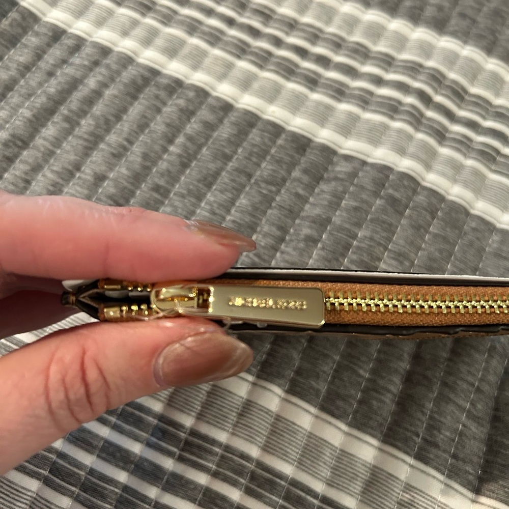 Michael Kors Camel Card Holder - Picture 4 of 7